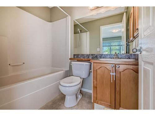 329 Eversyde Circle Sw, Calgary, AB - Indoor Photo Showing Bathroom