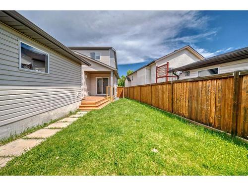 329 Eversyde Circle Sw, Calgary, AB - Indoor