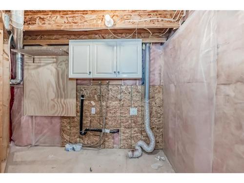 329 Eversyde Circle Sw, Calgary, AB - Indoor Photo Showing Bathroom