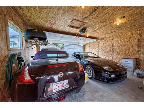 329 Eversyde Circle Sw, Calgary, AB - Indoor Photo Showing Garage