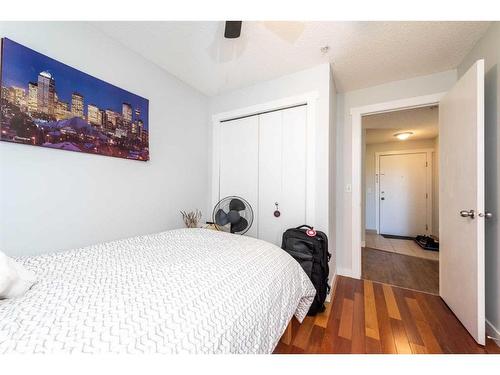 4202-1620 70 Street, Calgary, AB - Indoor Photo Showing Bedroom