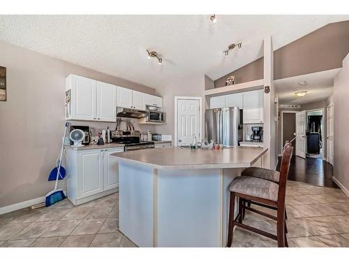 231 Prestwick Landing Se, Calgary, AB - Indoor Photo Showing Kitchen With Upgraded Kitchen