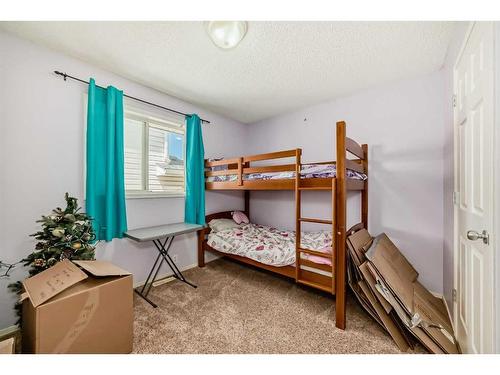 231 Prestwick Landing Se, Calgary, AB - Indoor Photo Showing Bedroom