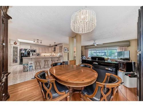 8016 7 Street Sw, Calgary, AB - Indoor Photo Showing Dining Room