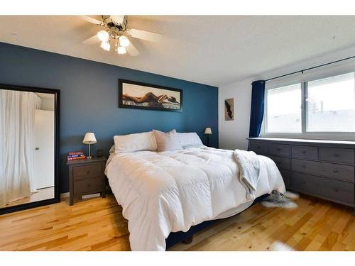 162-6915 Ranchview Drive Nw, Calgary, AB - Indoor Photo Showing Bedroom