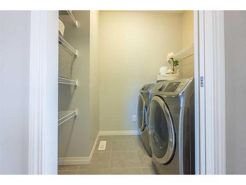 580 Evanston Link Nw, Calgary, AB - Indoor Photo Showing Laundry Room