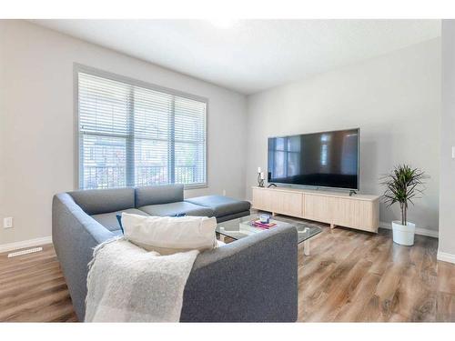 580 Evanston Link Nw, Calgary, AB - Indoor Photo Showing Living Room