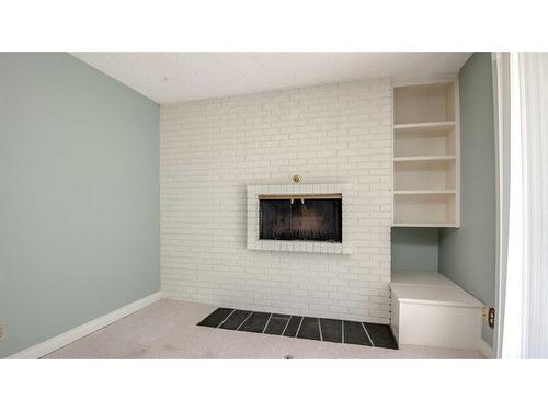 66 Willow Park Green Se, Calgary, AB - Indoor