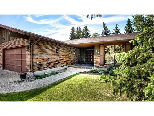 66 Willow Park Green Se, Calgary, AB - Outdoor