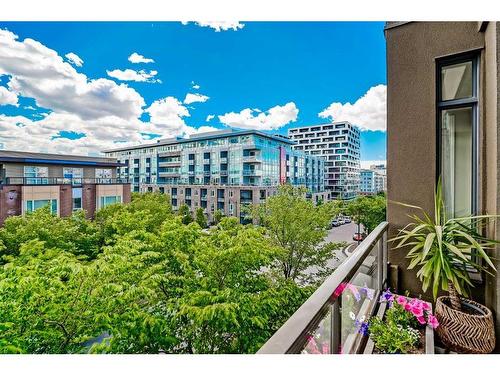 420-990 Centre Avenue Ne, Calgary, AB - Outdoor With Balcony