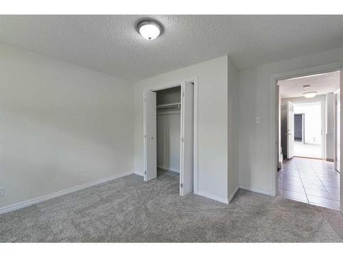 907 80 Avenue Sw, Calgary, AB - Indoor Photo Showing Other Room