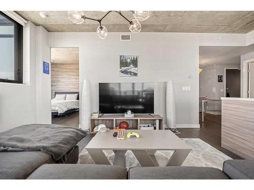 2502-1010 6 Street Sw, Calgary, AB - Indoor Photo Showing Living Room