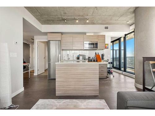 2502-1010 6 Street Sw, Calgary, AB - Indoor Photo Showing Kitchen