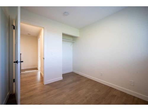 63-740 Bracewood Drive Sw, Calgary, AB - Indoor Photo Showing Other Room