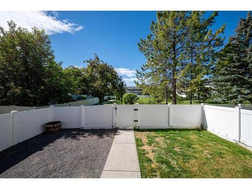 63-740 Bracewood Drive Sw, Calgary, AB - Outdoor With Backyard