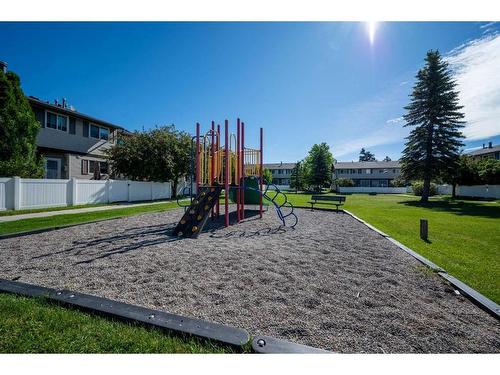 63-740 Bracewood Drive Sw, Calgary, AB - Outdoor