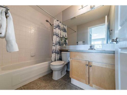 303-4718 Stanley Road Sw, Calgary, AB - Indoor Photo Showing Bathroom