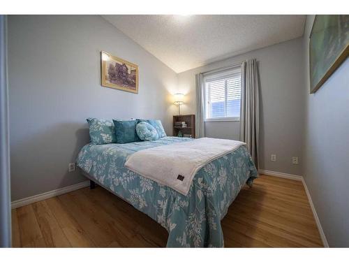 303-4718 Stanley Road Sw, Calgary, AB - Indoor Photo Showing Bedroom