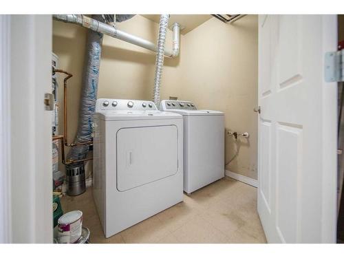 303-4718 Stanley Road Sw, Calgary, AB - Indoor Photo Showing Laundry Room