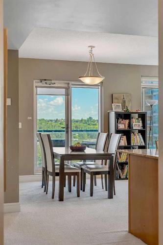 1004-910 5 Avenue Sw, Calgary, AB - Indoor Photo Showing Dining Room