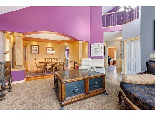 393 Banister Drive, Okotoks, AB - Indoor Photo Showing Living Room