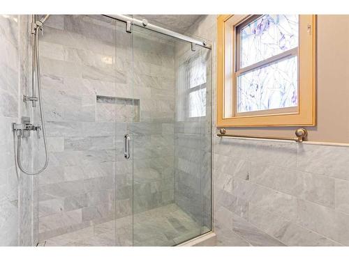 393 Banister Drive, Okotoks, AB - Indoor Photo Showing Bathroom