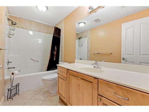 393 Banister Drive, Okotoks, AB - Indoor Photo Showing Bathroom