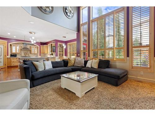 393 Banister Drive, Okotoks, AB - Indoor Photo Showing Living Room