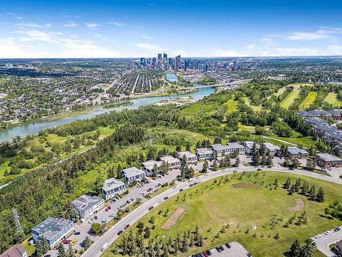 102-320 Cedar Crescent Sw, Calgary, AB - Outdoor With View