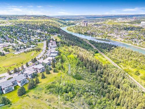 102-320 Cedar Crescent Sw, Calgary, AB - Outdoor With View