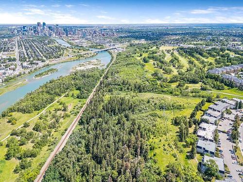 102-320 Cedar Crescent Sw, Calgary, AB - Outdoor With View