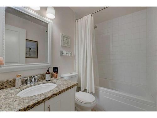 243 Flett Drive Ne, Airdrie, AB - Indoor Photo Showing Bathroom