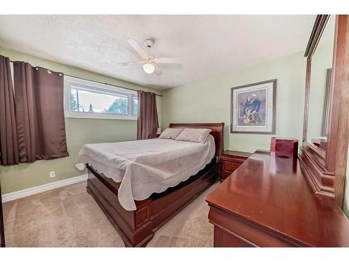 2403 52 Avenue Sw, Calgary, AB - Indoor Photo Showing Bedroom