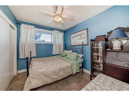 2403 52 Avenue Sw, Calgary, AB - Indoor Photo Showing Bedroom