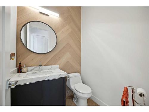 5507 Buckboard Road Nw, Calgary, AB - Indoor Photo Showing Bathroom