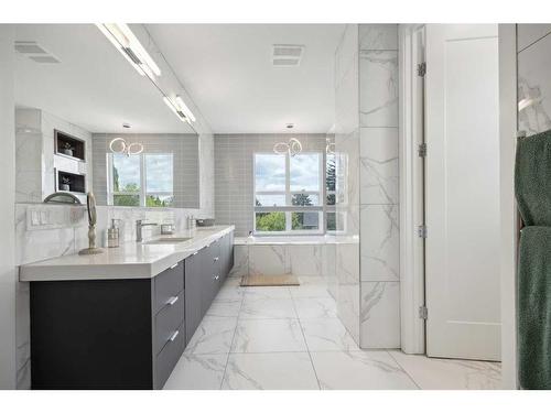 5507 Buckboard Road Nw, Calgary, AB - Indoor Photo Showing Bathroom