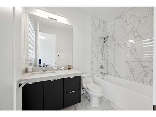 5507 Buckboard Road Nw, Calgary, AB - Indoor Photo Showing Bathroom