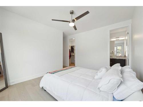 5507 Buckboard Road Nw, Calgary, AB - Indoor Photo Showing Bedroom