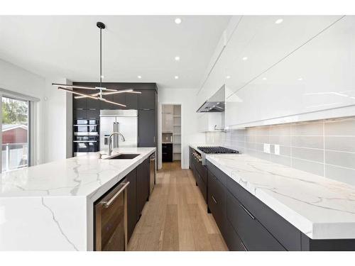 5507 Buckboard Road Nw, Calgary, AB - Indoor Photo Showing Kitchen With Upgraded Kitchen