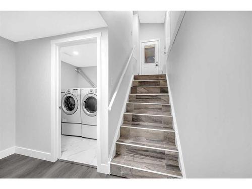 310 Wascana Crescent Se, Calgary, AB - Indoor Photo Showing Laundry Room