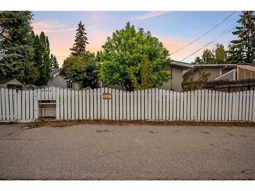 310 Wascana Crescent Se, Calgary, AB - Outdoor