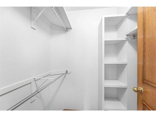 307 Schubert Place Nw, Calgary, AB - Indoor With Storage