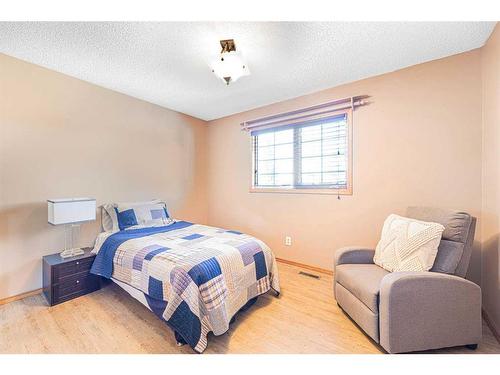 307 Schubert Place Nw, Calgary, AB - Indoor Photo Showing Bedroom