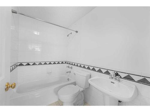 307 Schubert Place Nw, Calgary, AB - Indoor Photo Showing Bathroom