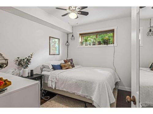 116 Casale Place, Canmore, AB - Indoor Photo Showing Bedroom