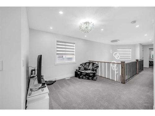 4516 84 Avenue Ne, Calgary, AB - Indoor Photo Showing Other Room