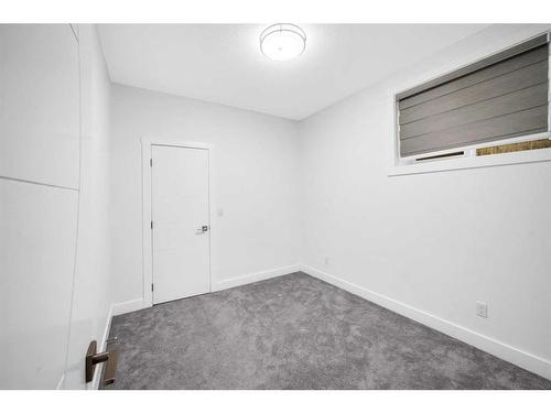 4516 84 Avenue Ne, Calgary, AB - Indoor Photo Showing Other Room