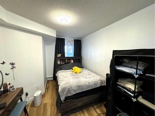 #410-7110 80 Avenue Ne, Calgary, AB - Indoor Photo Showing Bedroom