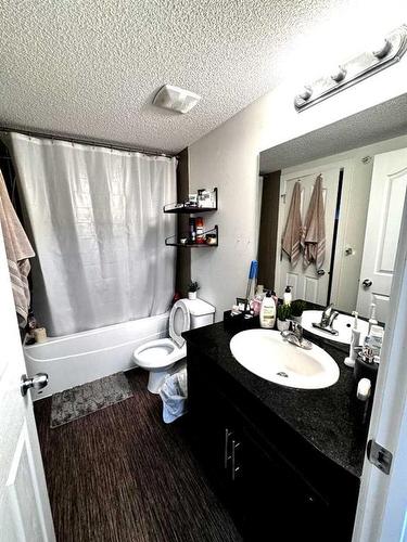 #410-7110 80 Avenue Ne, Calgary, AB - Indoor Photo Showing Bathroom
