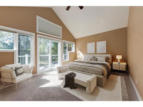 1720 Broadview Road Nw, Calgary, AB - Indoor Photo Showing Bedroom